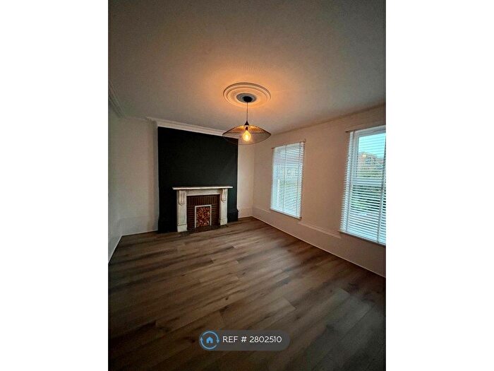 3 Bedroom Flat To Rent In Cottage Grove, Southsea, PO5