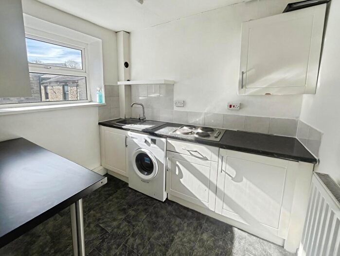 3 Bedroom Apartment To Rent In Brook Street, Glossop, Derbyshire, SK13