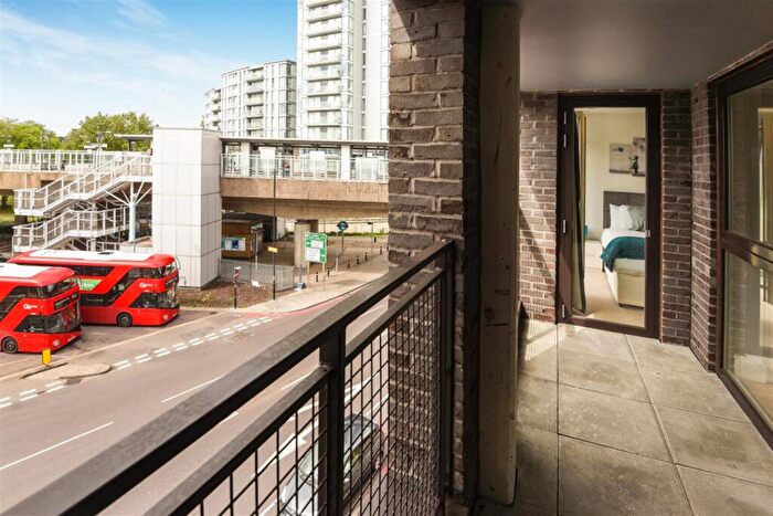 2 Bedroom Apartment To Rent In The Glassworks, Greenwich, SE8