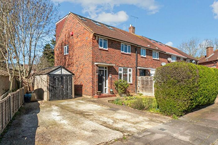 3 Bedroom End Of Terrace House For Sale In Peregrine Road, Ilford, London, IG6