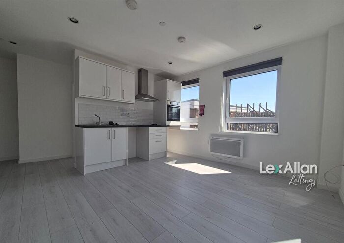 2 Bedroom Flat To Rent In Flat Priest House, Priest Street, Old Hill, B64