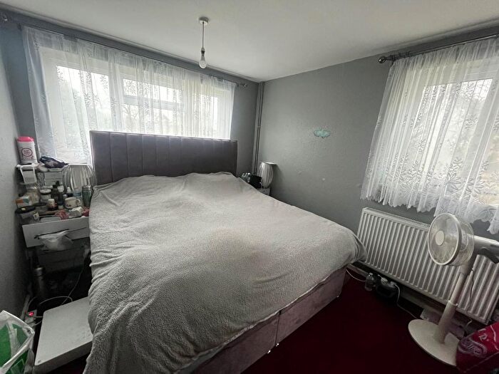 5 Bedroom Terraced House For Sale In Southwark Close, Stevenage, SG1