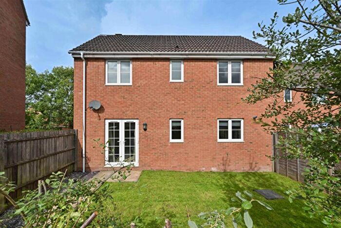 3 Bedroom End Of Terrace House For Sale In Tarpan Walk, Westbury, BA13