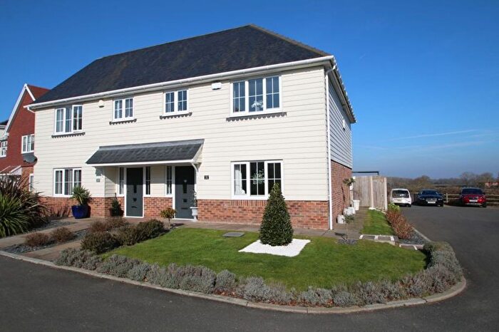 3 Bedroom Property For Sale In Halden Close, High Halden, TN26
