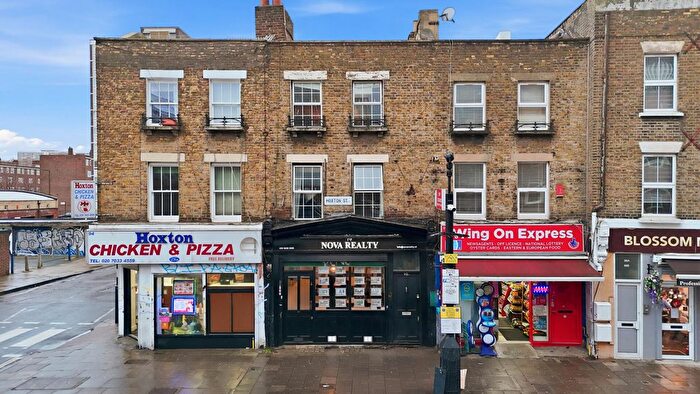 3 Bedroom Flat For Sale In Hoxton Street, London, N1