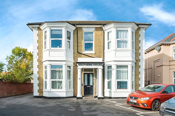 2 Bedroom Flat For Sale In Shirley Road, Southampton, SO15