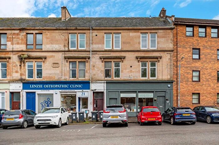 2 Bedroom Flat To Rent In Alexandra Avenue, Lenzie, Kirkintilloch, G66