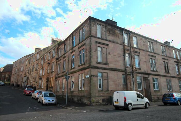 2 Bedroom Flat To Rent In Brachelston Street, Greenock, PA16