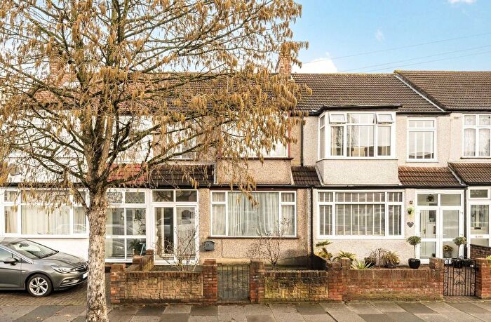 3 Bedroom Property For Sale In Avenue Road, Streatham, SW16