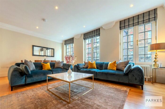 2 Bedroom Flat To Rent In Hertford Street, Mayfaird, London, W1J