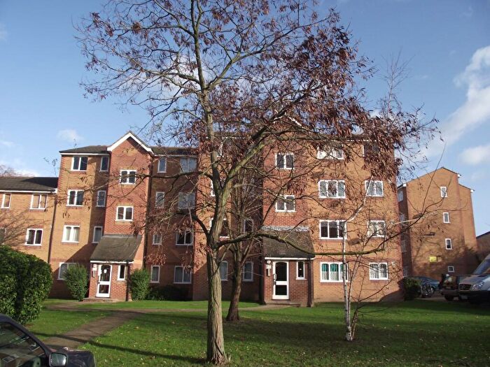 1 Bedroom Flat To Rent In Grinstead Road, London, SE8