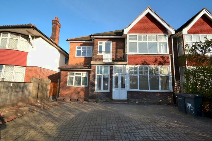 2 Bedroom Flat To Rent In Bromley Road Catford, SE6