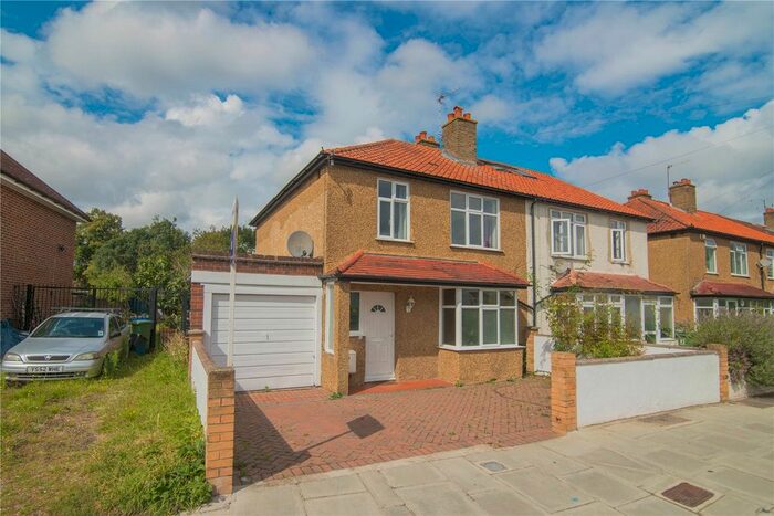 3 Bedroom Property To Rent In Lock Road, Richmond, TW10