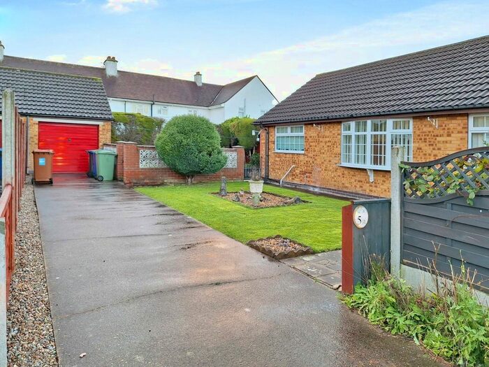 2 Bedroom Bungalow To Rent In Amethyst Court, New Waltham, Grimsby, Lincolnshire, DN36