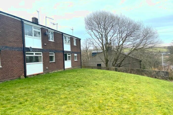 1 Bedroom Flat To Rent In Naze Court, Rossendale, Lancashire, BB4