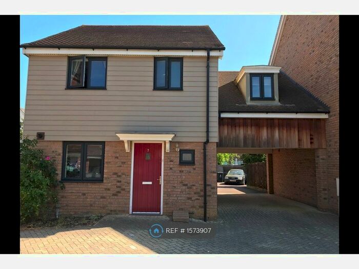 3 Bedroom Detached House To Rent In Orchard Park, Cambridge, CB4