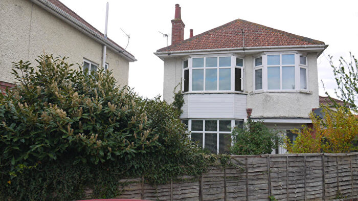 1 Bedroom Flat To Rent In Coombe Gardens, Bournemouth, Dorset, BH10