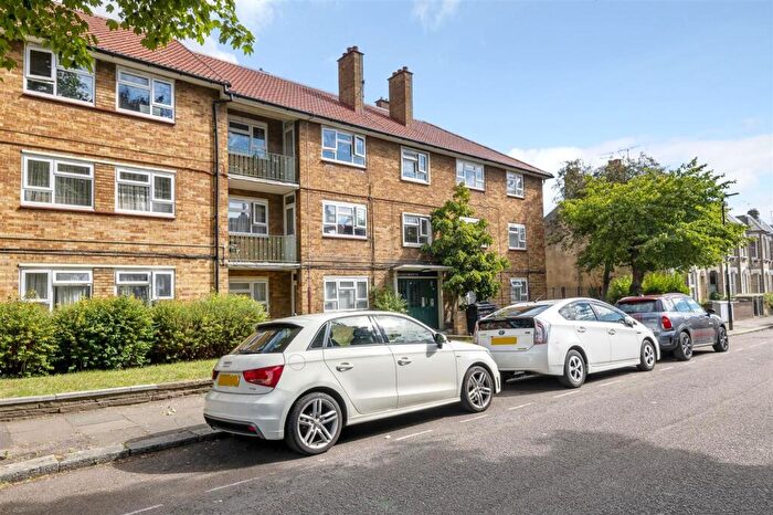 1 Bedroom Apartment For Sale In Wordsworth House, Sydney Road, Hornsey, N8
