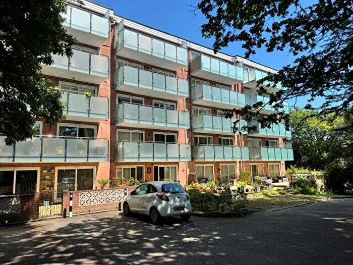 2 Bedroom Flat To Rent In Gardens Outlook, Surrey Road, Bournemouth, BH4