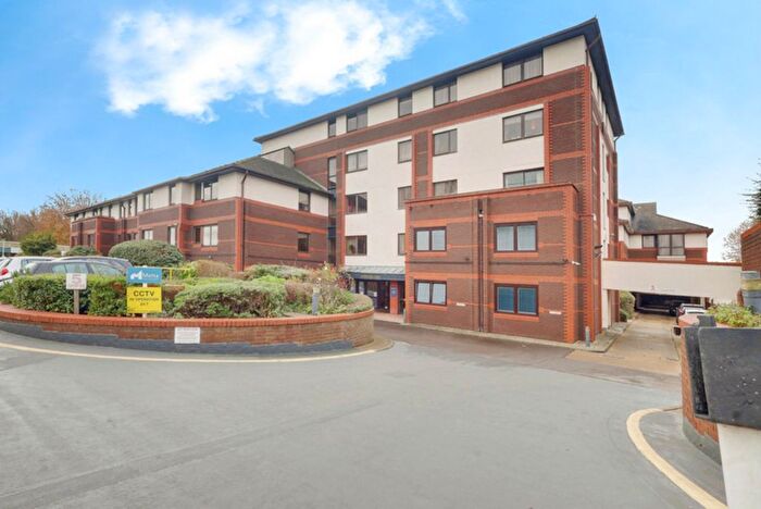 2 Bedroom Flat For Sale In Gordon Place, Southend-On-Sea, SS1