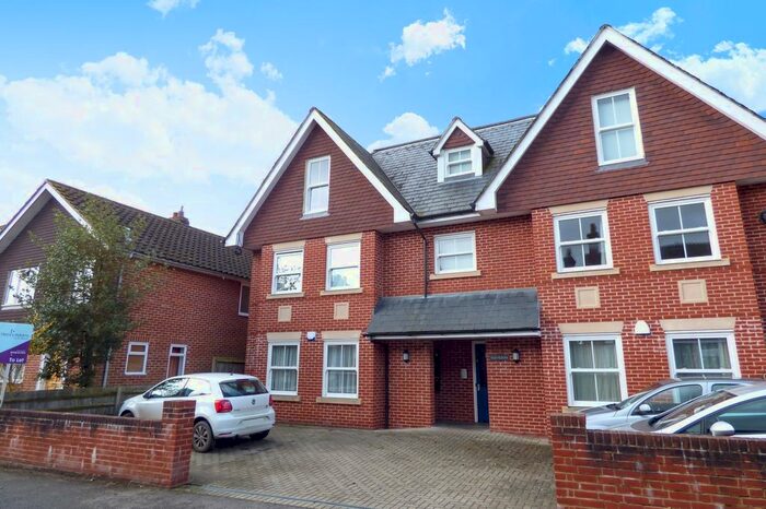 2 Bedroom Flat To Rent In Clevedon, Ashfield Road, Midhurst, GU29