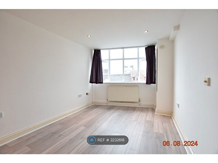 1 Bedroom Flat To Rent In T L House, Luton, LU1