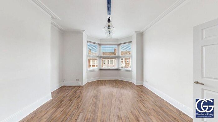 2 Bedroom Apartment To Rent In Dollis Road, Church End, London, N3