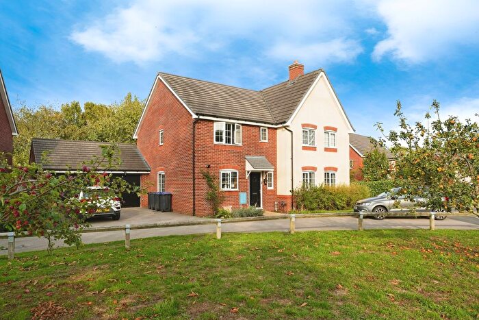 3 Bedroom Semi-detached House For Sale In Bomford Way, Salford Priors, Evesham, Warwickshire, WR11