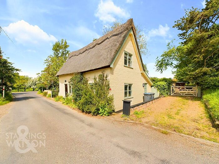 2 Bedroom Cottage For Sale In Bramfield Road, Walpole, Halesworth, IP19