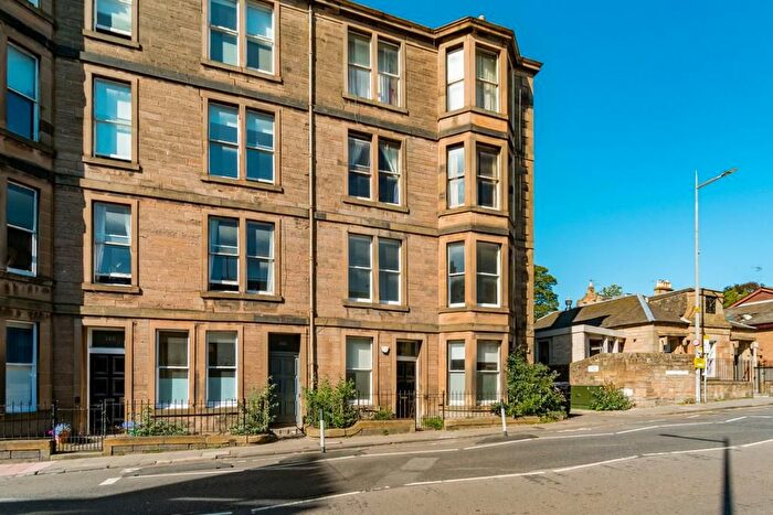 3 Bedroom Flat To Rent In Morningside Road, Morningside, Edinburgh, EH10