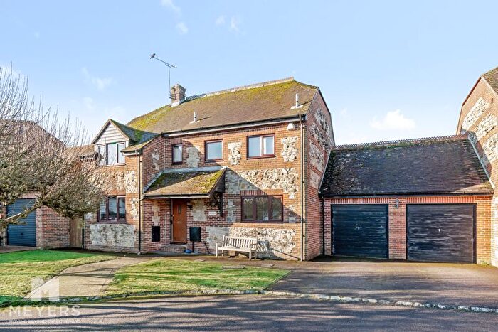 4 Bedroom Link Detached House For Sale In Winfrith Newburgh, DT2