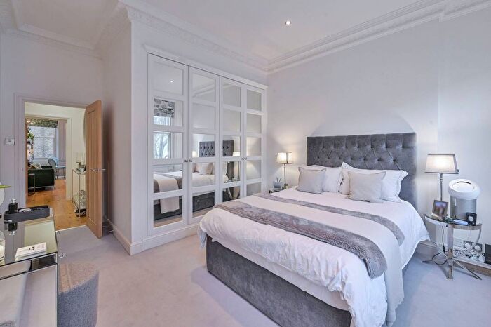 2 Bedroom Flat For Sale In Old Brompton Road, South Kensington, London, SW5