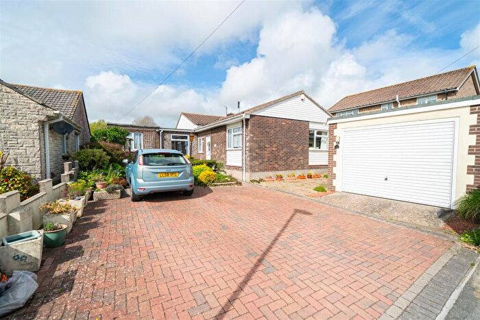 4 Bedroom Bungalow For Sale In Moorcombe Drive, Preston, Weymouth, DT3