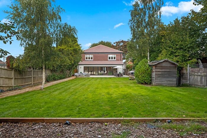 5 Bedroom Detached House For Sale In Green Lane, Kingswood, KT20