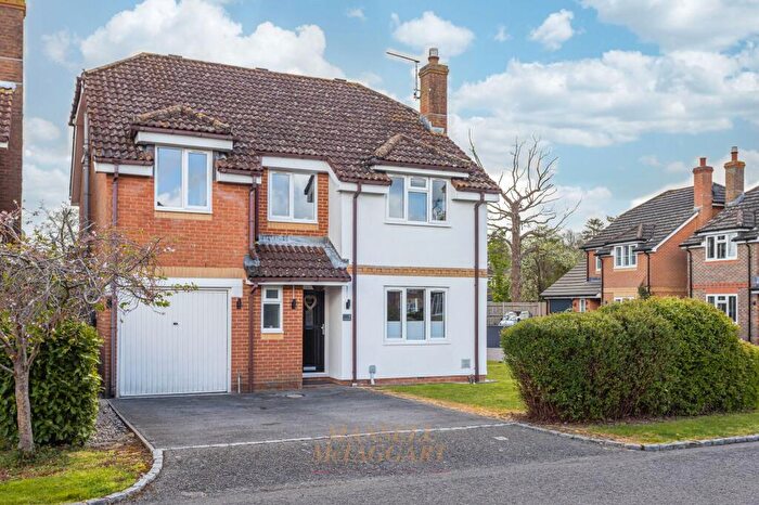 5 Bedroom Detached House For Sale In Quebec Close, Smallfield, RH6