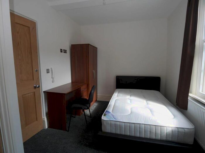 Property To Rent In A New Street, Room, LE1