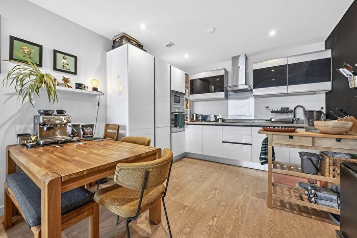 2 Bedroom Flat For Sale In Newgate, Croydon, CR0