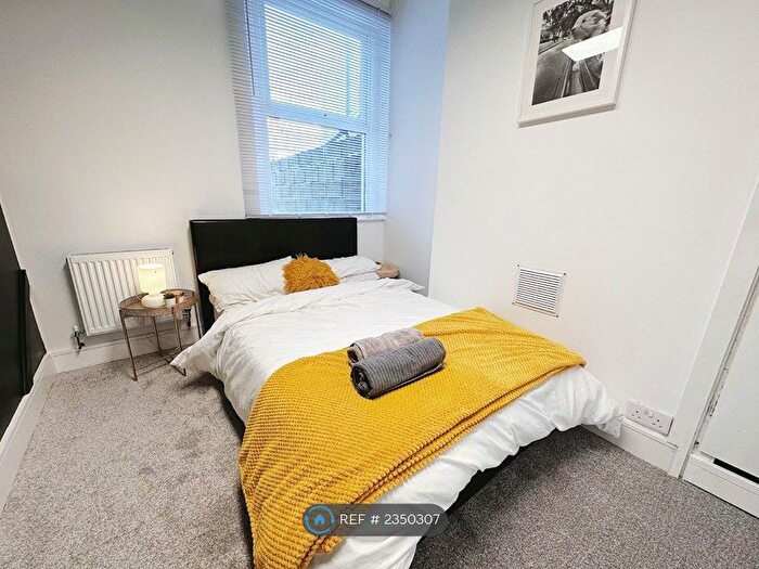 1 Bedroom Flat To Rent In New Zealand Road, Cardiff, CF14