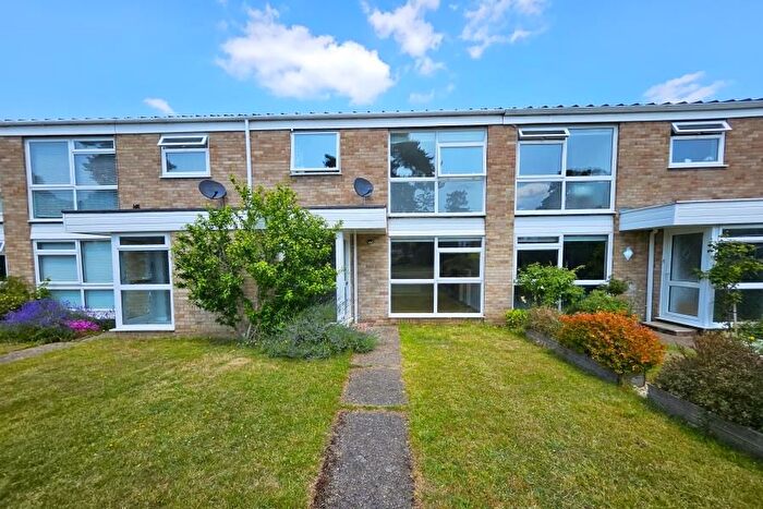 3 Bedroom Property To Rent In Weybridge, Surrey, KT13