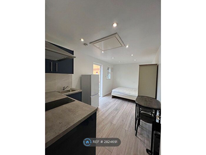 Studio To Rent In Newburgh Road, Grays, RM17