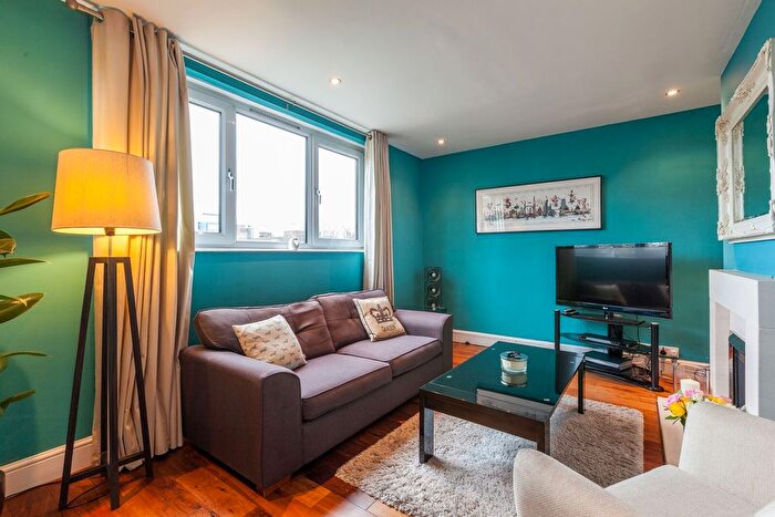 2 Bedroom Maisonette To Rent In Bow, London, E3