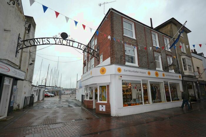 2 Bedroom Apartment To Rent In High Street, Cowes, PO31