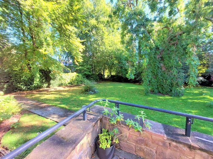 4 Bedroom House Of Multiple Occupation To Rent In Abercrombie Street, Chesterfield, Derbyshire, S41