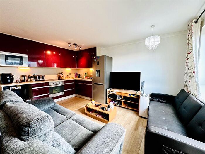 1 Bedroom Apartment For Sale In Alencon Link, Basingstoke, RG21