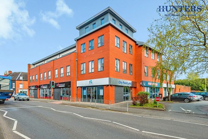 2 Bedroom Flat For Sale In Swan Road, Lichfield, WS13