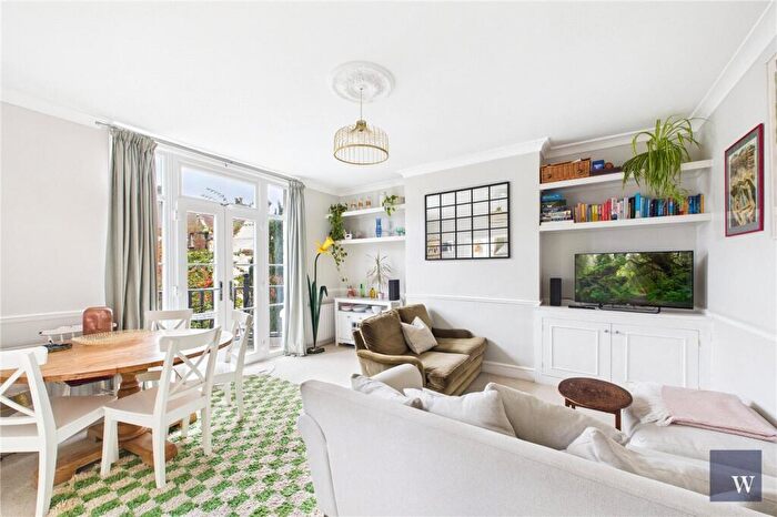 3 Bedroom Apartment For Sale In Romola Road, London, SE24