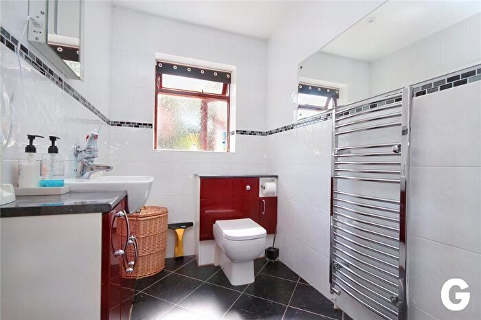 4 Bedroom Detached House For Sale In Salisbury Road, Ringwood, Hampshire, BH24