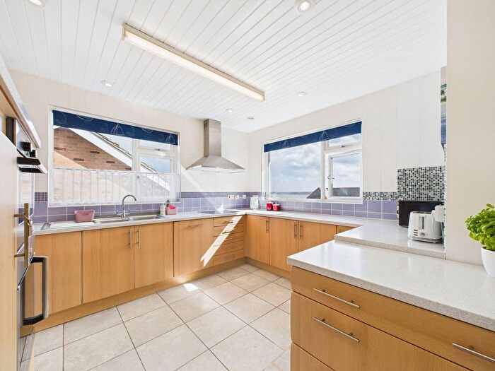 3 Bedroom Bungalow For Sale In Barcombe Heights, Preston, Paignton, TQ3
