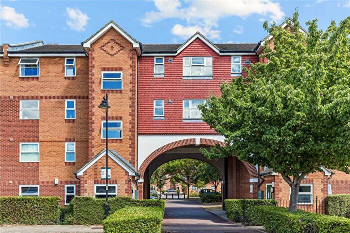 2 Bedroom Flat For Sale In Molyneux Drive, London, SW17