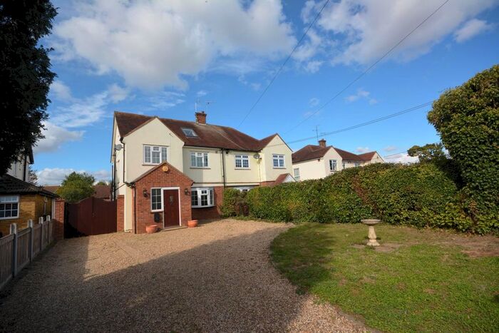 4 Bedroom Semi-Detached House To Rent In Vicarage Lane, Great Baddow, CM2
